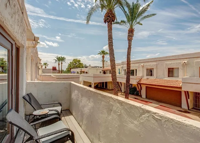 Renovated Private In The Heart Of Old Town Scottsdale, Pool & Hot Tub, Outdoor Bar & Kitchen, Walk To Shops & Bars *