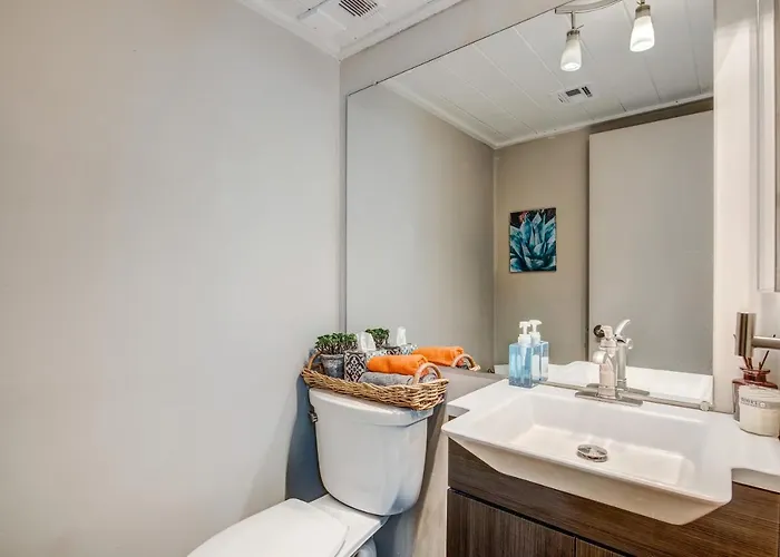 Renovated Private In The Heart Of Old Town Scottsdale, Pool & Hot Tub, Outdoor Bar & Kitchen, Walk To Shops & Bars * Scottsdale