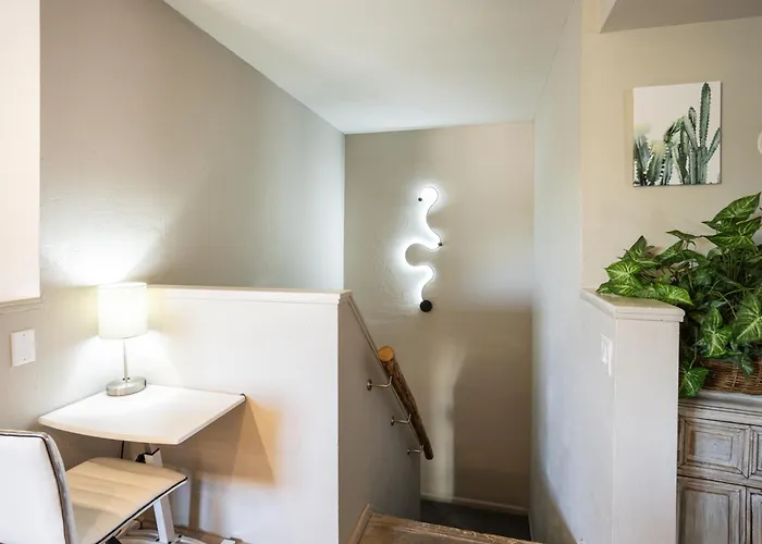 Apartment Renovated Private In The Heart Of Old Town Scottsdale, Pool & Hot Tub, Outdoor Bar & Kitchen, Walk To Shops & Bars Scottsdale