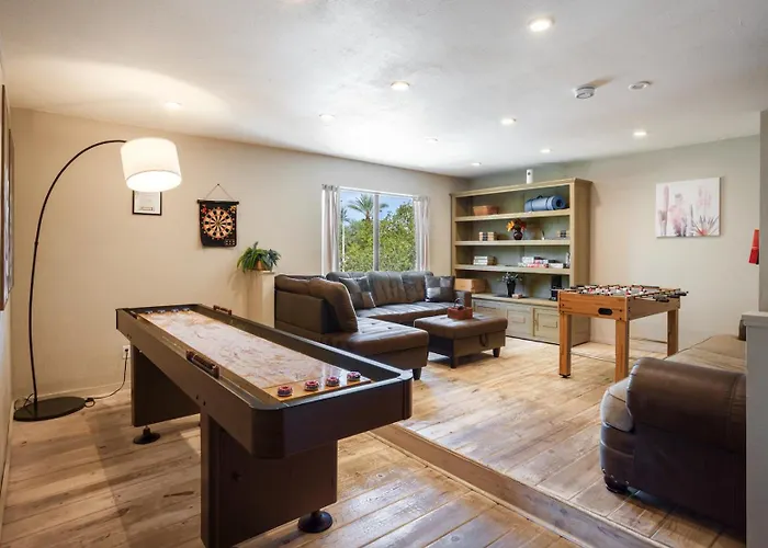 Renovated Private In The Heart Of Old Town Scottsdale, Pool & Hot Tub, Outdoor Bar & Kitchen, Walk To Shops & Bars Apartment Scottsdale