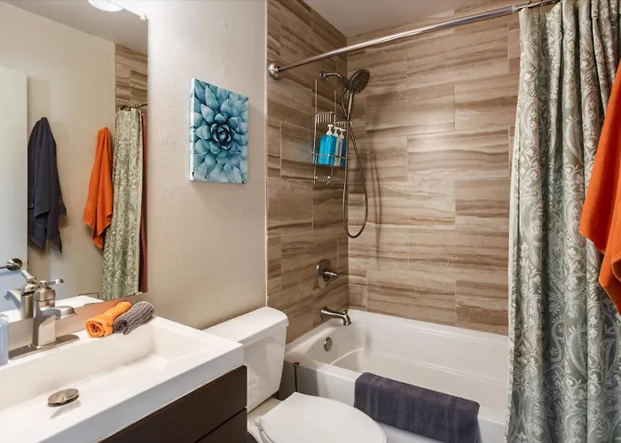 Renovated Private In The Heart Of Old Town Scottsdale, Pool & Hot Tub, Outdoor Bar & Kitchen, Walk To Shops & Bars *